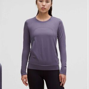 Lululemon Swiftly Relaxed Long Sleeve Shirt Hip Length in Nightfall Purple Sz 6